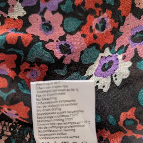 Molly Bracken Multicolor Floral Blouse with Bow - Picture 5 of 5